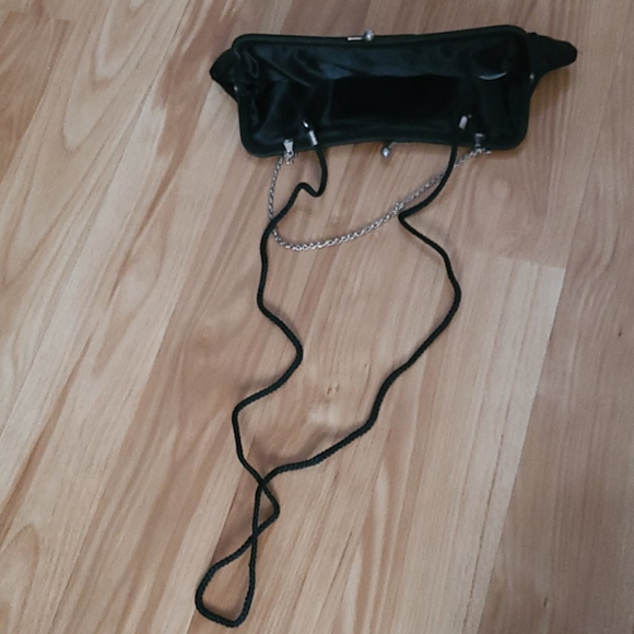 Clutch - Picture 4 of 7